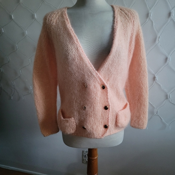 - Vintage Cardigan • Soft Pink w/ Gold Buttons • Front Pockets • Medium/Large - Picture 2 of 5